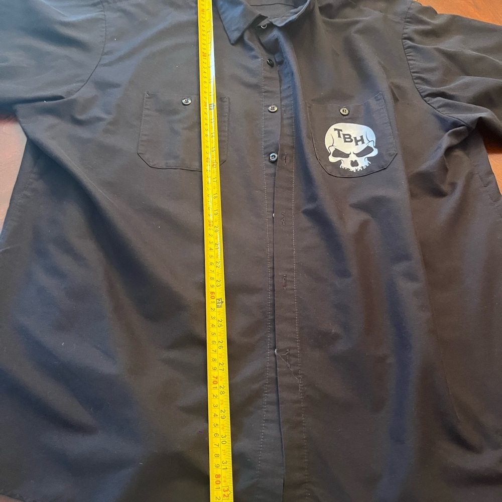 Red Kap brand short sleeve button down shirt Footballs most notorious fans EUC - Picture 7 of 9